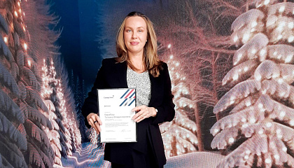 Александр Шевелёв наградил Татьяну Барабаш – директора по развитию Северсталь – ЦЕС